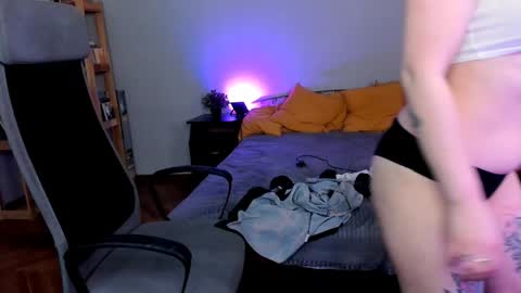 violet_oblivion online show from December 21, 2024, 10:39 am
