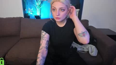 violet_oblivion online show from September 11, 2025, 9:04 pm