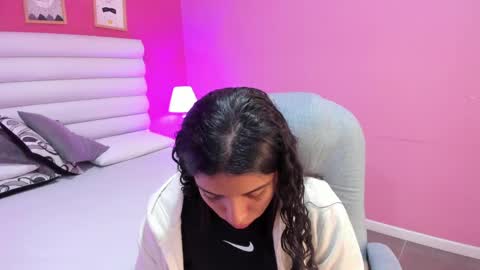 Snapshot of violet_sinclair chatting on April 15, 2026, 11:17 am violet_sinclair online show from April 15, 2026, 11:17 am