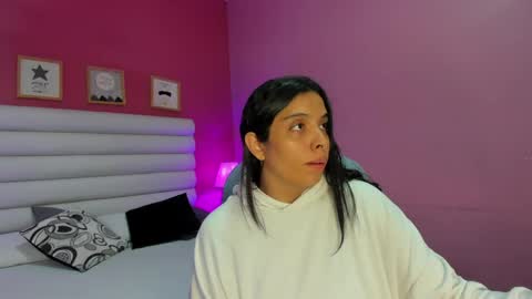 Snapshot of violet_sinclair chatting on April 20, 2026, 11:57 am violet_sinclair online show from April 20, 2026, 11:57 am