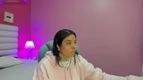 Snapshot of violet_sinclair chatting on April 28, 2026, 11:37 am violet_sinclair online show from April 28, 2026, 11:37 am