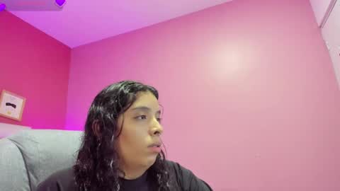 Snapshot of violet_sinclair chatting on May 12, 2026, 11:29 am violet_sinclair online show from May 12, 2026, 11:29 am