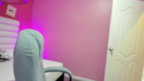 Snapshot of violet_sinclair chatting on May 16, 2026, 11:20 am violet_sinclair online show from May 16, 2026, 11:20 am