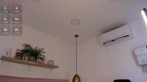 Snapshot of violeta_candyy chatting on June 11, 2026, 8:51 pm Violeta Candy online show from June 11, 2026, 8:51 pm