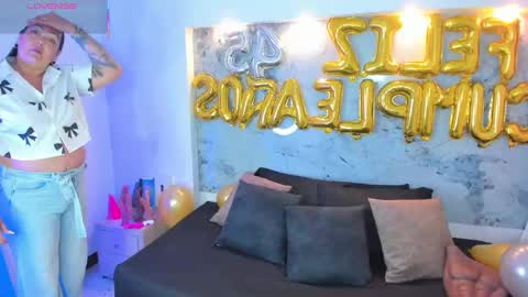 Violet  online show from September 20, 2025, 3:51 am