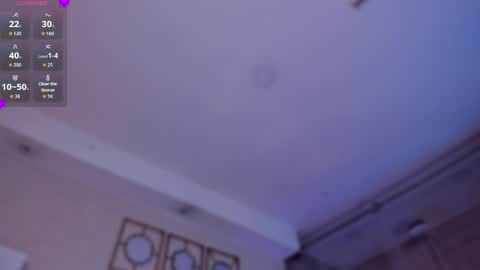Violeta  online show from May 11, 2026, 4:04 pm
