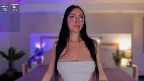 Violeta  online show from June 12, 2026, 11:09 am