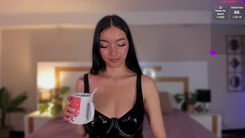Violeta  online show from June 19, 2026, 11:25 am