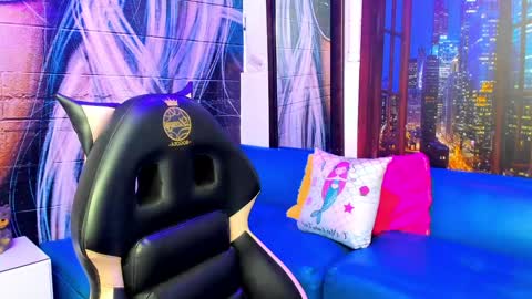     online show from December 6, 2024, 9:13 pm