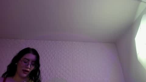 Snapshot of violeta_diazz chatting on May 11, 2026, 9:34 pm online show from May 11, 2026, 9:34 pm