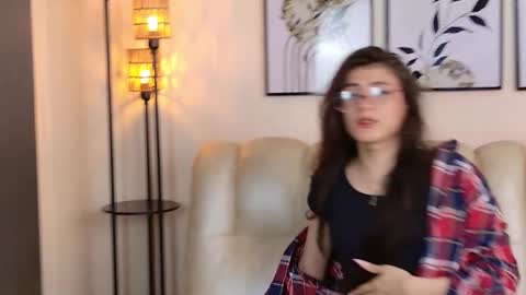 Snapshot of violeta_foxz chatting on October 7, 2025, 7:33 pm Violeta online show from October 7, 2025, 7:33 pm