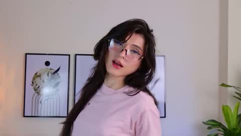 Snapshot of violeta_foxz chatting on October 8, 2025, 7:55 pm Violeta online show from October 8, 2025, 7:55 pm