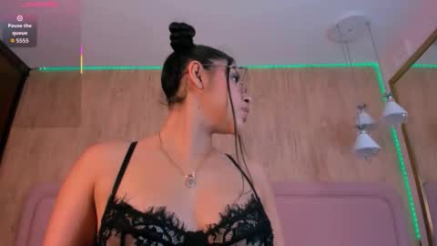 Snapshot of violeta_garcia chatting on September 25, 2025, 9:13 am Violeta Garcia online show from September 25, 2025, 9:13 am