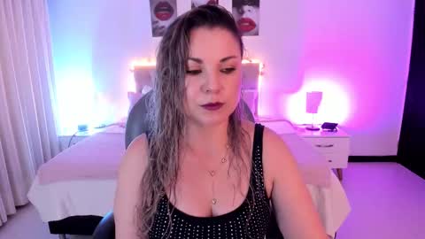 Snapshot of violeta_hotter_ chatting on October 11, 2025, 11:09 am violeta_hotter_ online show from October 11, 2025, 11:09 am