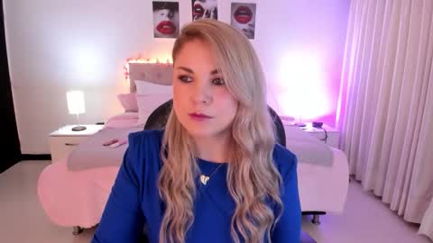 Snapshot of violeta_hotter_ chatting on October 24, 2025, 11:06 am violeta_hotter_ online show from October 24, 2025, 11:06 am