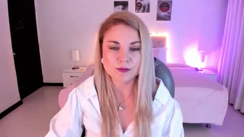 Snapshot of violeta_hotter_ chatting on October 28, 2025, 10:52 am violeta_hotter_ online show from October 28, 2025, 10:52 am