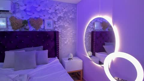 violeta_medina online show from December 18, 2024, 3:15 am