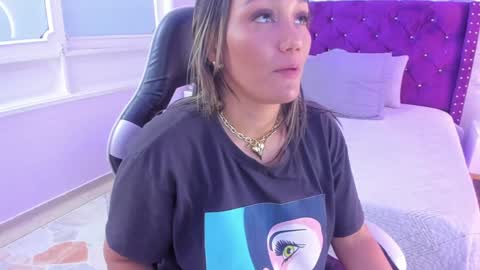 violeta_medina online show from December 19, 2024, 3:18 am