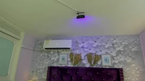 violeta_medina online show from April 30, 2026, 3:02 am