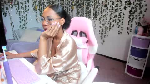 Snapshot of violeta_milleer chatting on September 19, 2025, 3:13 pm Violeta online show from September 19, 2025, 3:13 pm