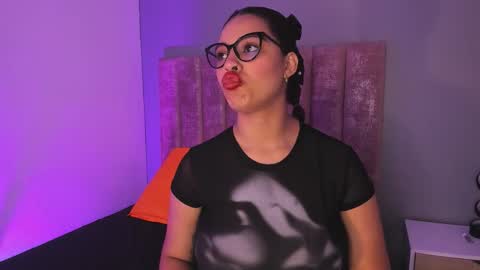 violeta  online show from March 11, 2026, 2:56 pm