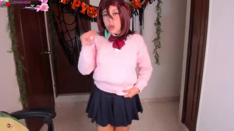 Snapshot of violetaarey chatting on October 15, 2025, 11:16 pm Violeta Help me reach 150 thumbs up online show from October 15, 2025, 11:16 pm