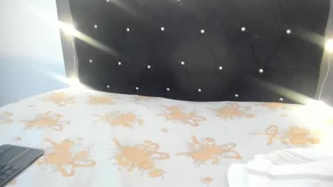 VioletaDums online show from April 14, 2026, 4:18 am