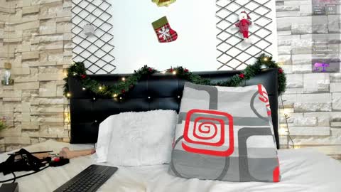 Violeta online show from December 15, 2024, 9:42 pm