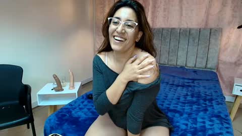 VIOLETA online show from December 6, 2024, 5:11 pm
