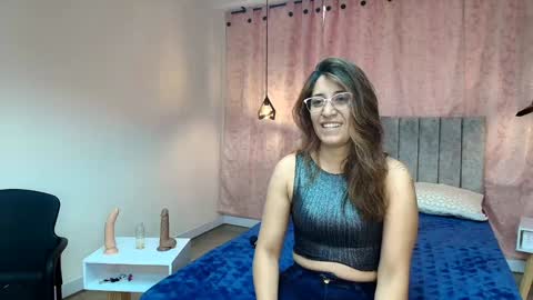 VIOLETA online show from December 11, 2024, 1:06 pm