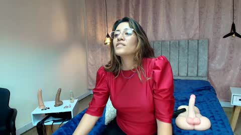 VIOLETA online show from December 13, 2024, 11:50 pm