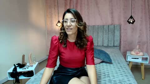 VIOLETA online show from January 3, 2025, 12:30 pm