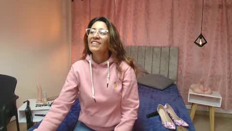 VIOLETA online show from February 7, 2025, 1:11 pm