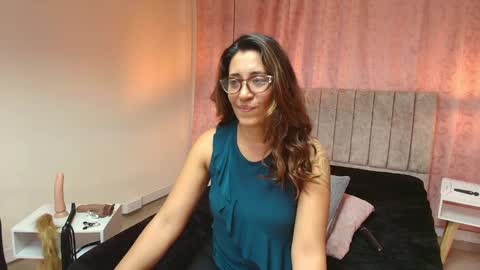 VIOLETA online show from February 17, 2025, 6:59 pm