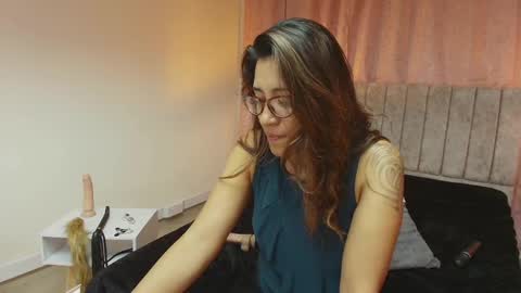 VIOLETA online show from February 17, 2025, 10:03 pm