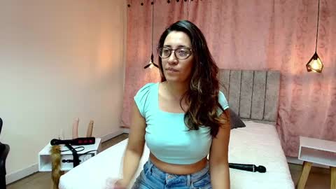 VIOLETA online show from March 7, 2025, 12:45 pm