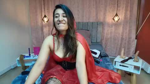 Snapshot of violetascott_ chatting on October 31, 2025, 2:29 pm VIOLETA online show from October 31, 2025, 2:29 pm