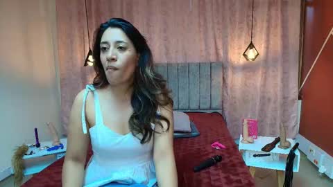 VIOLETA online show from December 4, 2025, 6:49 pm