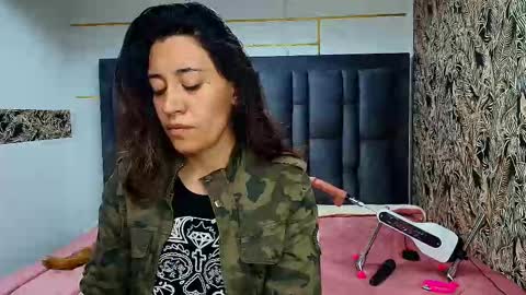 VIOLETA online show from December 20, 2025, 1:29 pm