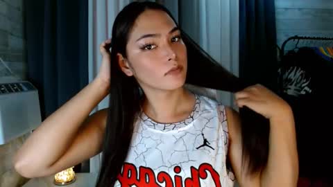 Snapshot of violetasha chatting on October 6, 2025, 7:17 am violet online show from October 6, 2025, 7:17 am