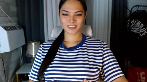 Snapshot of violetasha chatting on October 10, 2025, 12:42 am violet online show from October 10, 2025, 12:42 am