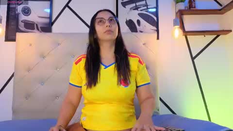 violeta simonz online show from July 3, 2026, 9:43 pm