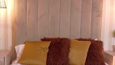 Cute Violet online show from September 18, 2025, 1:18 am