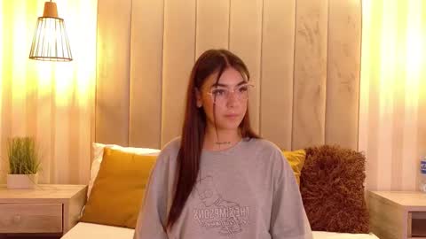 Cute Violet online show from September 26, 2025, 1:31 am