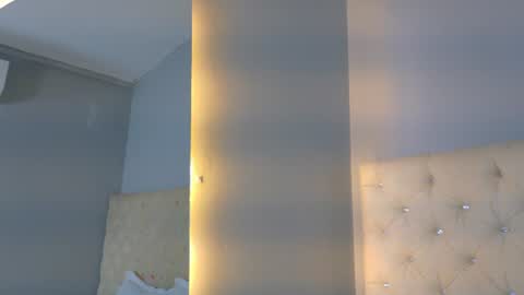 Violet online show from June 19, 2026, 2:21 pm