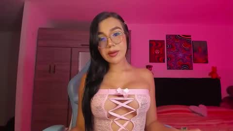 Violet online show from January 6, 2026, 6:06 am