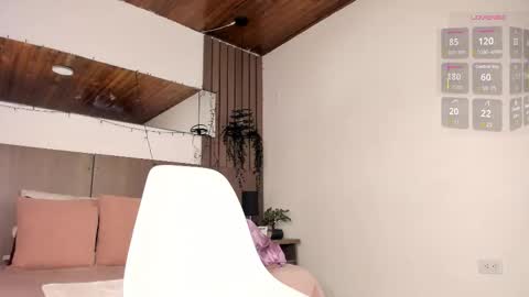 Violet online show from January 13, 2026, 1:27 pm