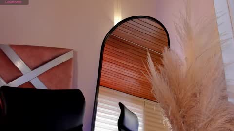 Snapshot of violetcollins_ chatting on September 9, 2025, 7:35 pm Call me Violet online show from September 9, 2025, 7:35 pm