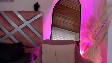 Snapshot of violetcollins_ chatting on October 30, 2025, 7:36 pm Call me Violet online show from October 30, 2025, 7:36 pm