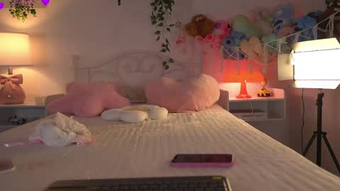violeth___ online show from May 5, 2026, 10:12 am